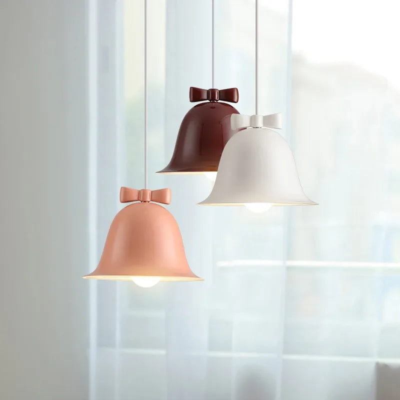 CurveShine - Moderne Buet Pendellampe med Elegant Design og Effektiv Belysning til Alle Rum