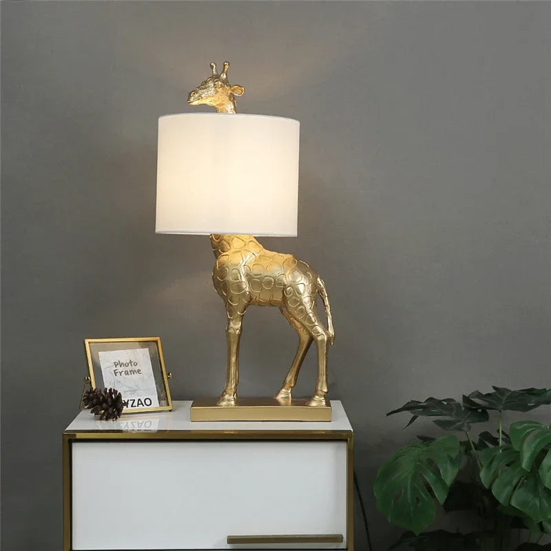 SavannaGlow - Elegant girafbordlampe med varmt omgivende lys