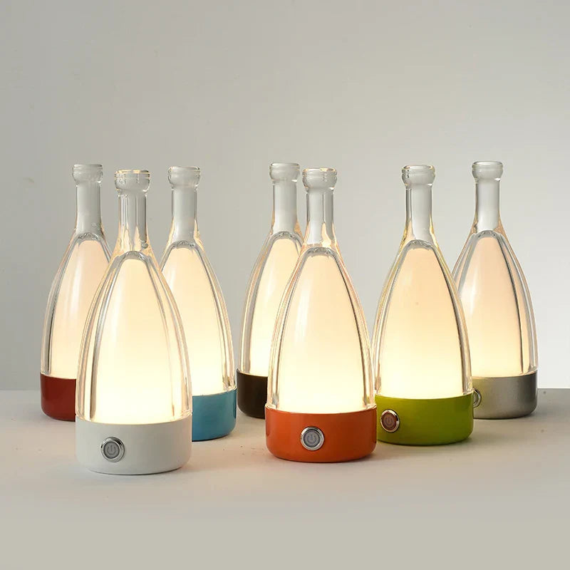 LumoBottle – Moderne bordlampe i form af en flaske med dæmpbart LED-lys til stuer og sociale rum