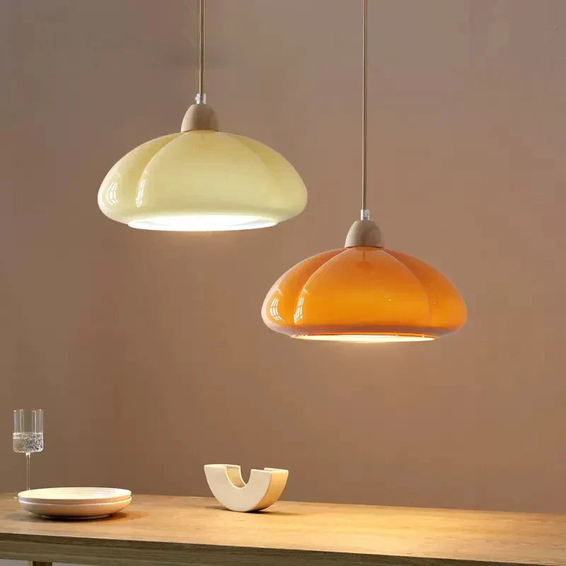 RegalGlow - Elegant Pendellampe med Klassisk Charme og Effektiv Belysning til Alle Rum