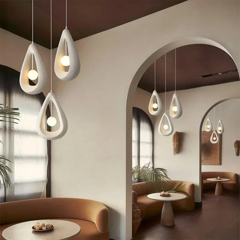 AuraLume – Stijlvolle artistieke hanglamp met holle kern en zachte gloed