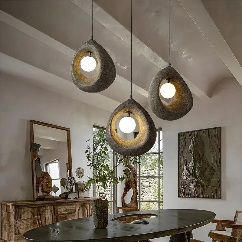AuraLume – Stijlvolle artistieke hanglamp met holle kern en zachte gloed