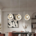 AuraLume – Stijlvolle artistieke hanglamp met holle kern en zachte gloed