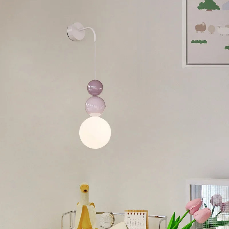 SolaraOrb – Moderne Orb-væglampe med elegant design og fantastisk glød