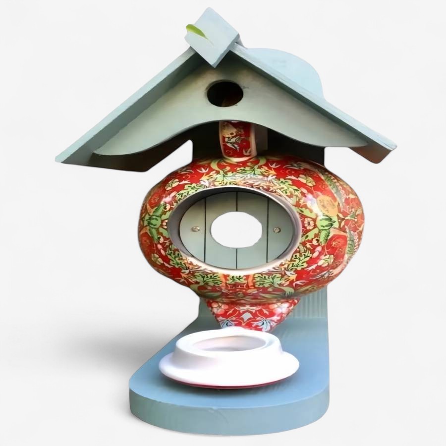 TeapotNest – Dekorativ fuglehus til haven med blomsterdesign