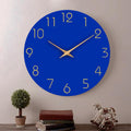 TimeAura – Moderne vægur med fede tal og elegante design