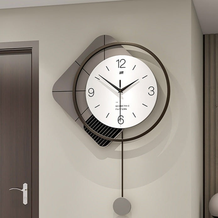 GeoTime – Moderne Vægur med Lagdelt Geometrisk Design og Penduldetalje