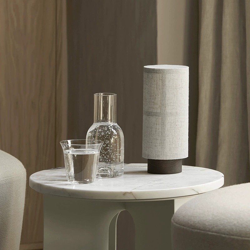 SereniGlow - Elegant Natlampe med Silkeskærm og Træfod