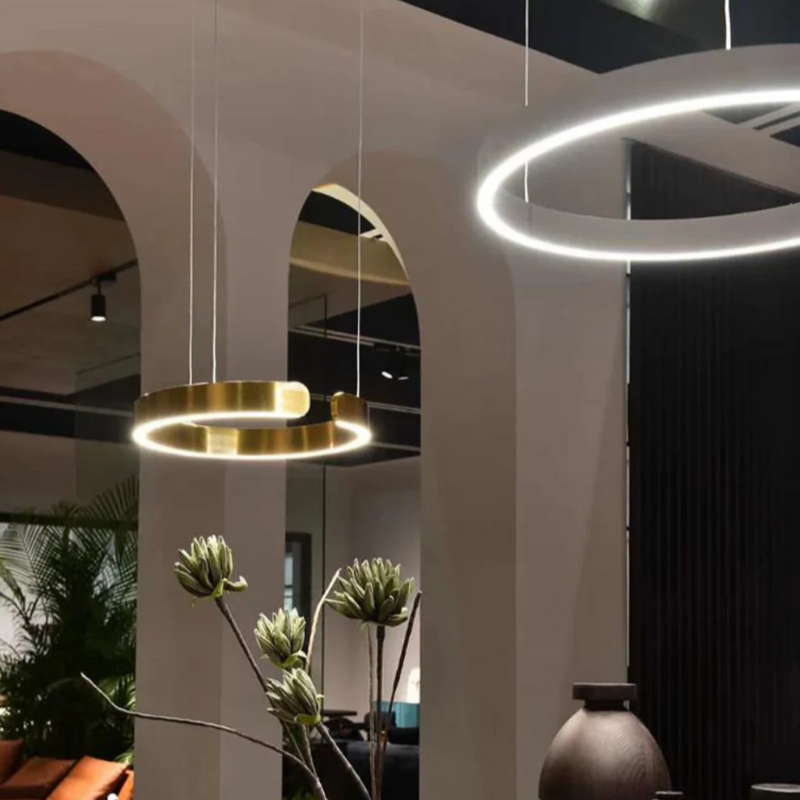 LumaArc – Justerbar LED-loftslampe med dobbelte hængende ringe til stilfuldt interiør