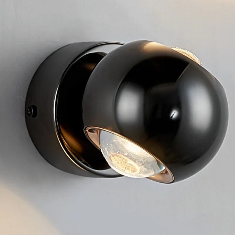 OrbisGlow – LED-væglampe med 360° roterende funktion til justerbar belysning