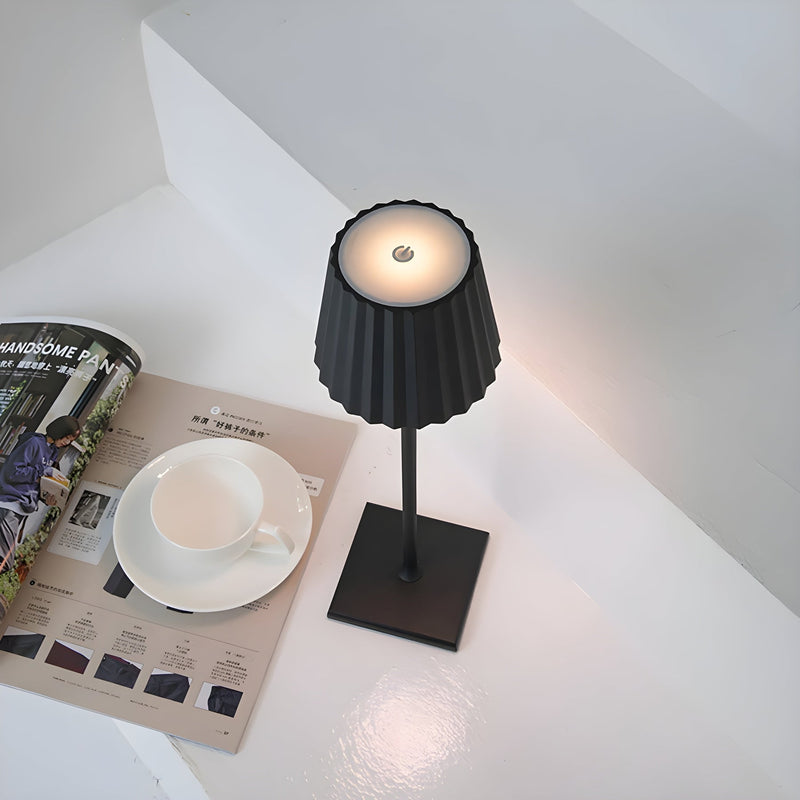 GlowVea – Moderne dæmpbar bordlampe til indendørs og udendørs stemning