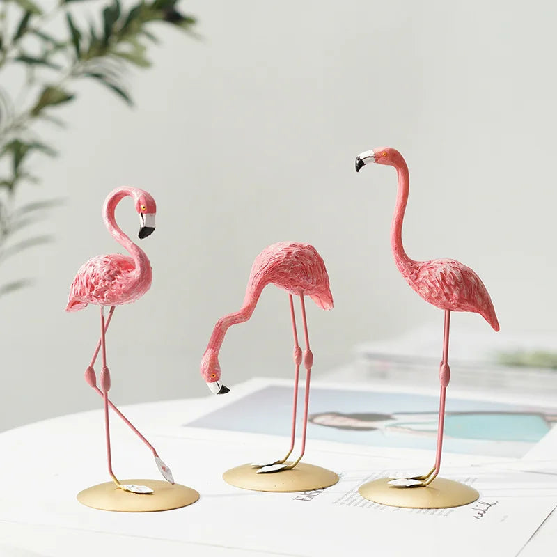 GraceFlame – Dekorativ flamingofigur med elegant positur til hjemmets accenter