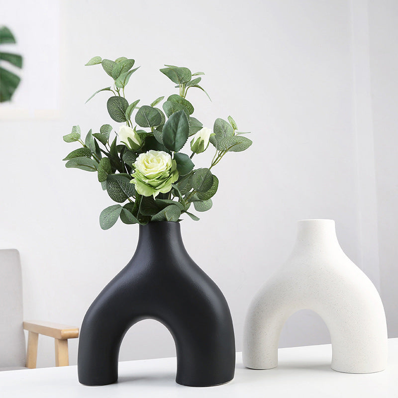 NestForm – Moderne Ren Linjer Rund Vase med Elegant Form