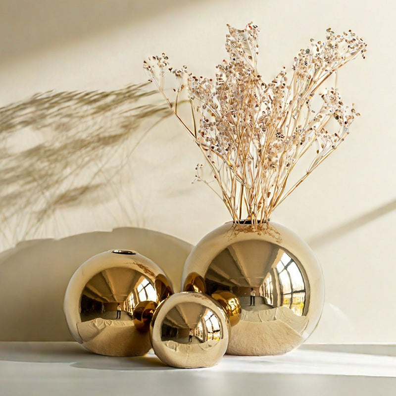 AuraBloom – Elegant rund vase med raffinerede accenter til stilfulde blomsterarrangementer og indretning
