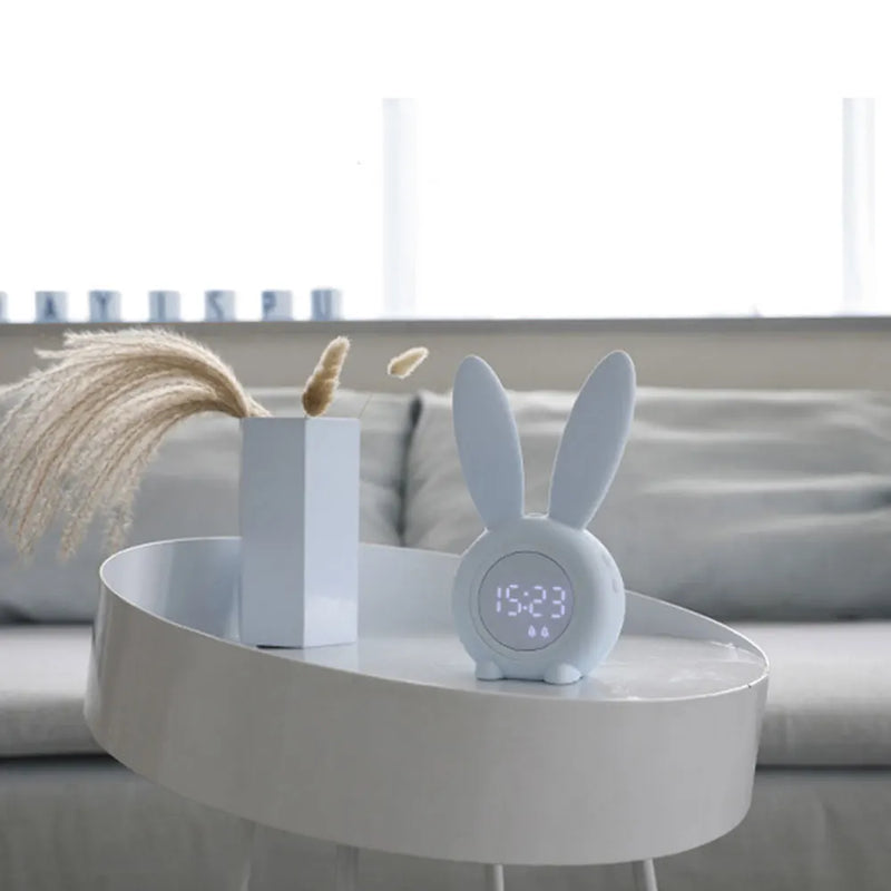 BunnyGlow – Sød Kanin Vækkeur med Blødt Lys og LED Display