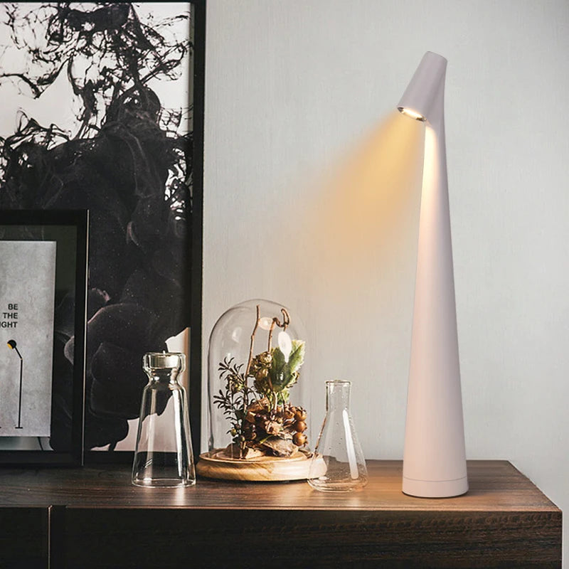 LumiSleek - Minimalistisk stilfuld bordlampe