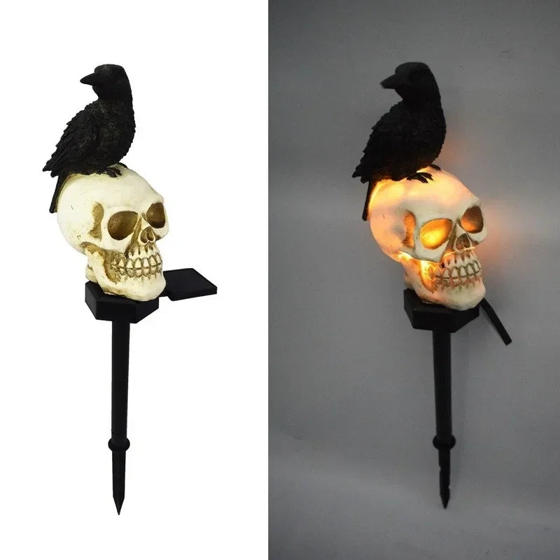 GothicGlow - Solar Raven Skull Garden Stake-lys