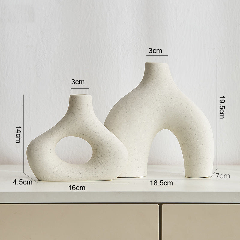 NestForm – Moderne Ren Linjer Rund Vase med Elegant Form