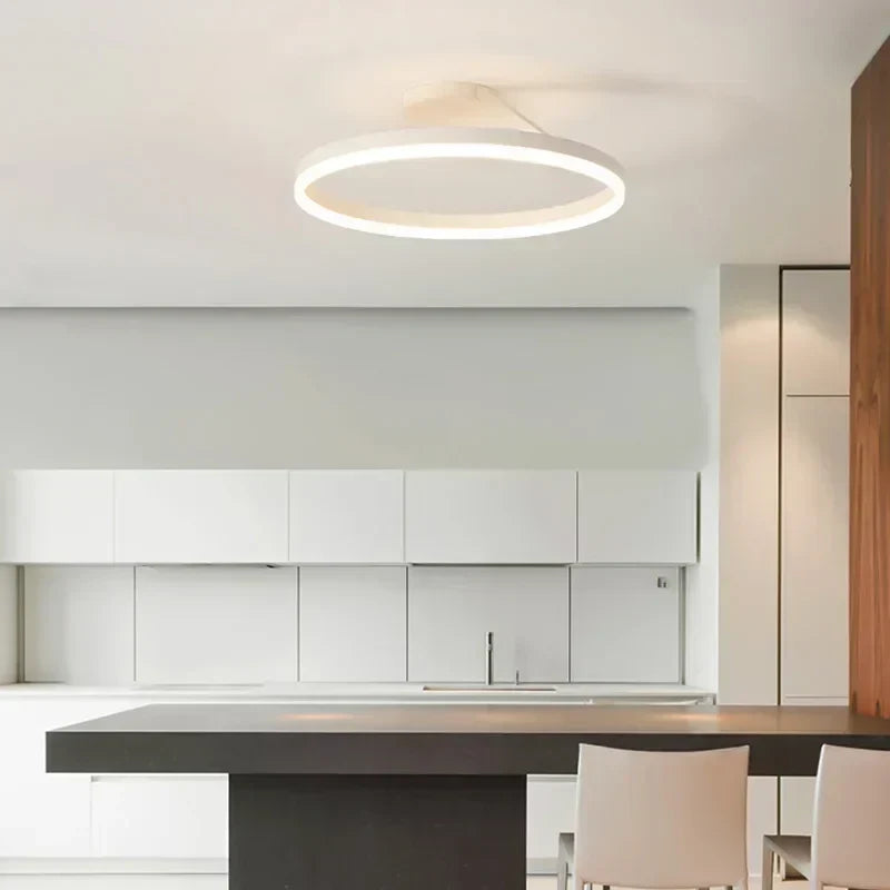 NordicGlow – Skandinavisk LED-loftlampe til et roligt og elegant soveværelse
