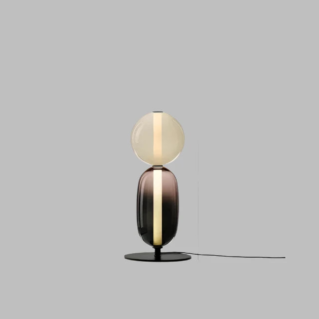 GlowPillar – Farvefyldt gulvlampe med slanke linjer og blød LED-stemning
