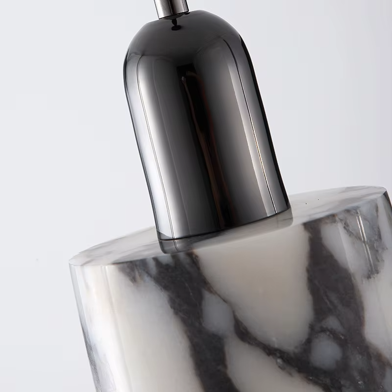 NoirGlow – Moderne sort pendellampe med varmt diffust lys