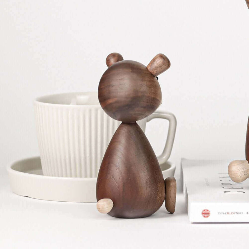 BearWood – Charmerende bjørnefigur i træ med minimalistisk design og legende look