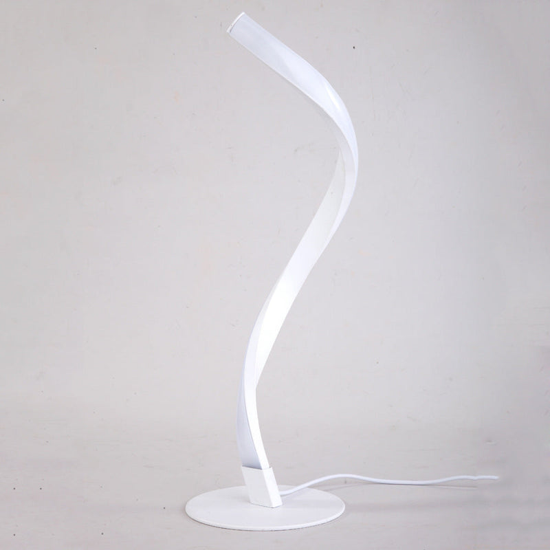 LumiTwist – Slank LED Bordlampe med Moderne Snoet Design