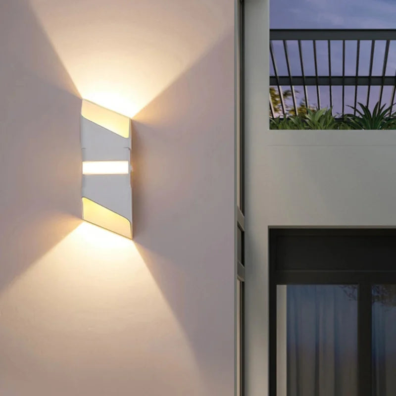 LumaEdge – LED-væglampe med op- og nedadgående lys