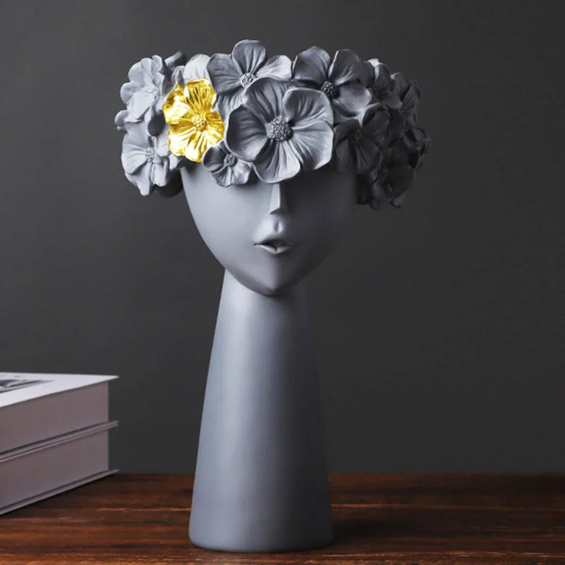FloraMuse – Nordisk pigehovedvase med blomsterkrone til elegante blomsterarrangementer