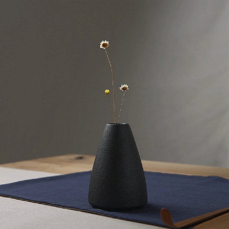 FloraVibe – Moderne tekstureret vase med elegant design til elegante blomsterarrangementer og indretning