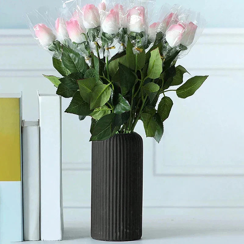StripeNest – Moderne dekorativ vase med kreativt stribet design til stuedetaljer