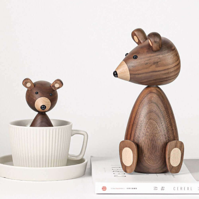 BearWood – Charmerende bjørnefigur i træ med minimalistisk design og legende look