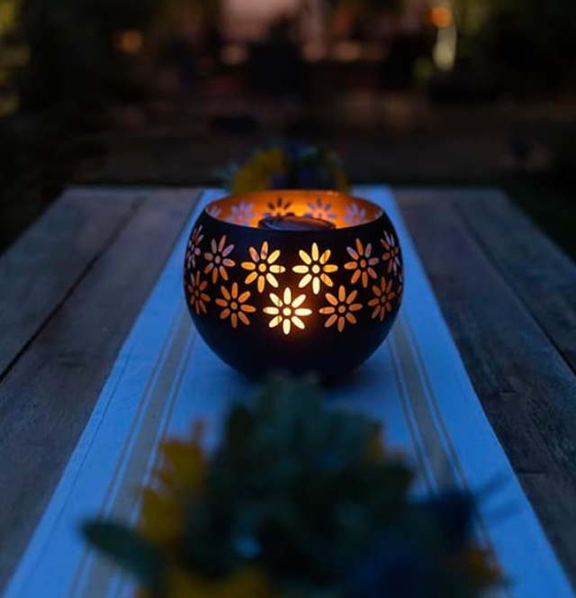 GlowBlossom - Solcelledrevet blomsterlampe til en magisk havestemning