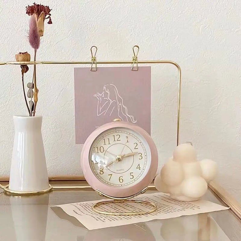 Timekeeper - Vintage skrivebordsur til elegant værelsesindretning