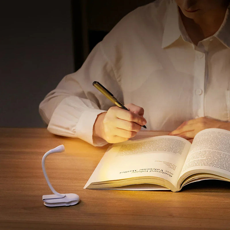 GlowLeaf – Clip on mini læselampe med USB-opladning og 360° rotation til læsning om natten