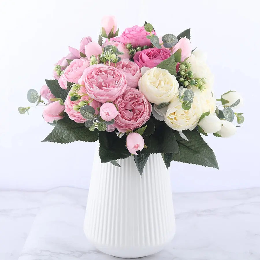 BlossomCharm - Elegant buket med et delikat rose- og gypsophila-arrangement