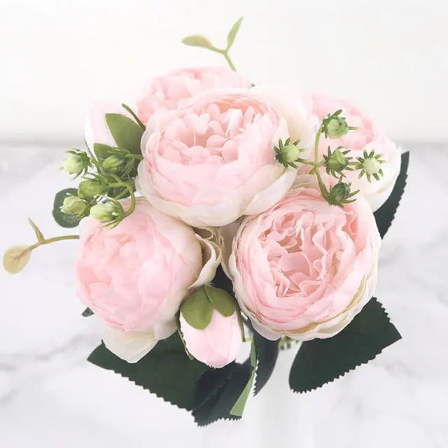 BlossomCharm - Elegant buket med et delikat rose- og gypsophila-arrangement
