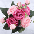 BlossomCharm - Elegant buket med et delikat rose- og gypsophila-arrangement