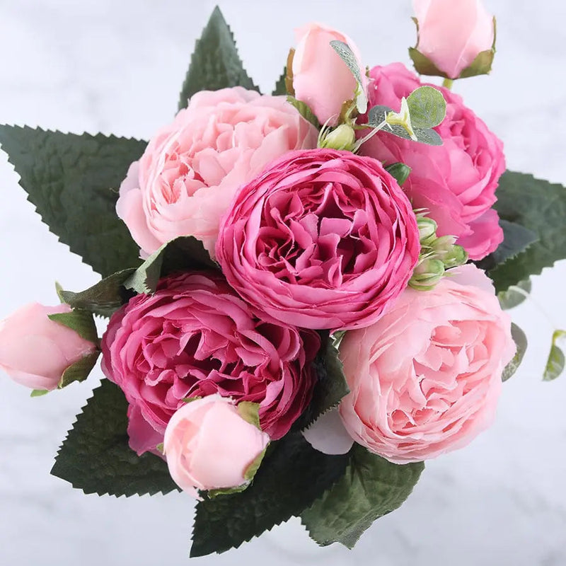 BlossomCharm - Elegant buket med et delikat rose- og gypsophila-arrangement