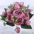 BlossomCharm - Elegant buket med et delikat rose- og gypsophila-arrangement