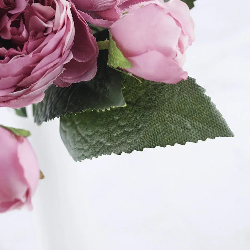 BlossomCharm - Elegant buket med et delikat rose- og gypsophila-arrangement