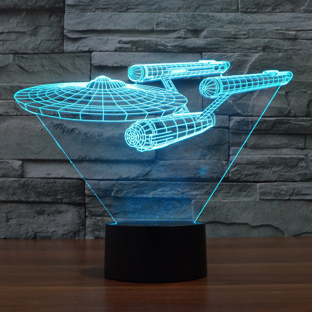 HoloTrek – 3D-rumskibslampe med flerfarvet LED og optisk illusionseffekt