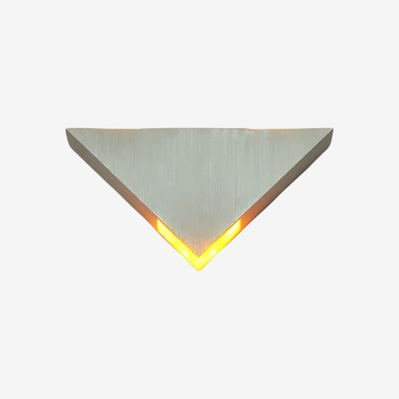 GlowEdge – Trekantet LED væglampe til indendørs belysning