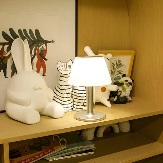 GlowLite – Elegant bordlampe med blødt omgivende lys