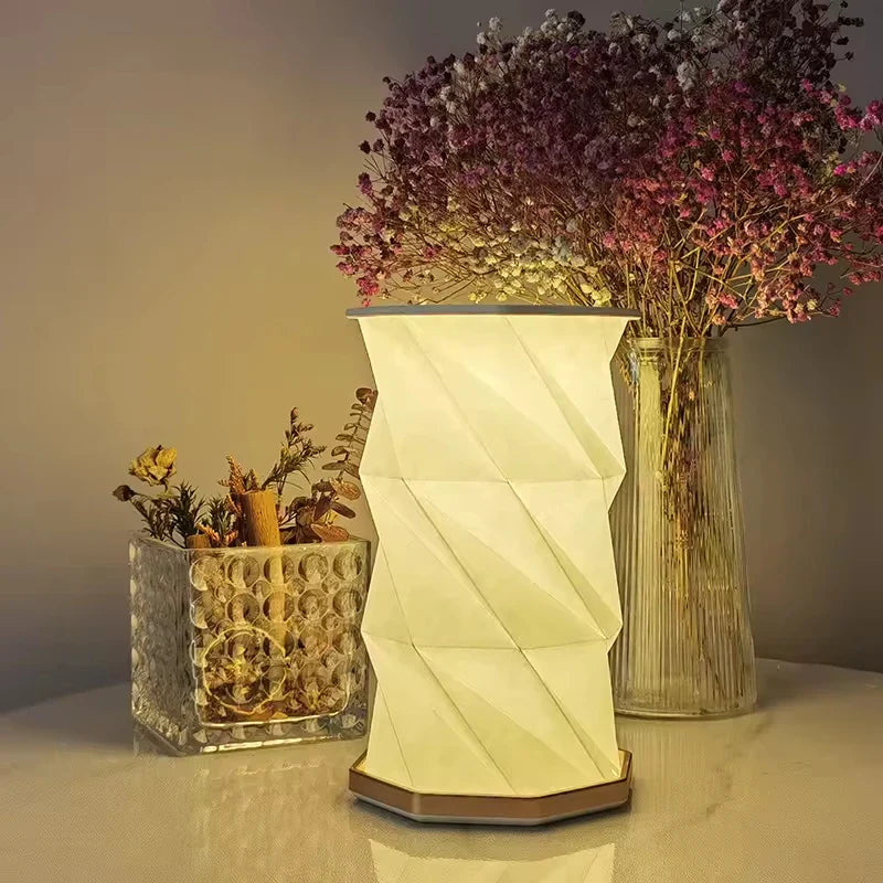 SpiralShine – Elegant geometrisk LED-bordlampe med blød glød og moderne kigge