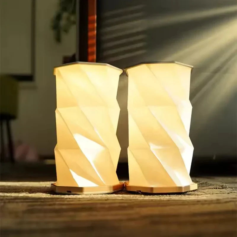 SpiralShine – Elegant geometrisk LED-bordlampe med blød glød og moderne kigge