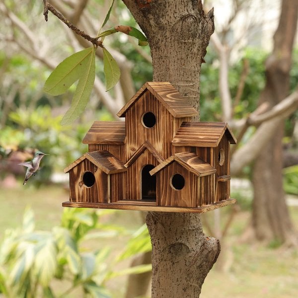 AviaryHaven – Håndlavet rustikt fuglehus i træ med seks indgange og naturlig finish