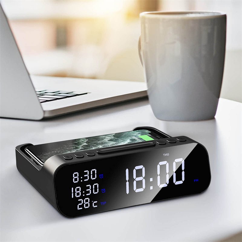 SmartTime – Digitalt Vækkeur med Stor Skærm og Trådløs Opladning