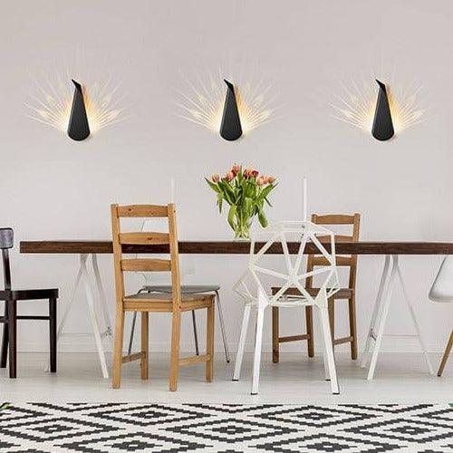 AuraFeather – Væglampe med påfuglinspireret design til moderne interiør