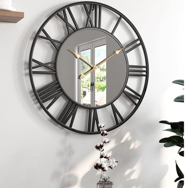 TimeCraft – Stilfuldt vægur med tidløse romertal og elegant design med åben skive